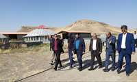 بازدید معاون هماهنگی امور اقتصادی استاندار آذربایجان‌ غربی از روند اجرایی بزرگترین واحد صنعتی پرورش شتر مرغ گوشتی و مولد استان در بوکان