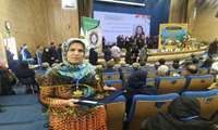 تجلیل از بانوی کارآفرین استان آذربایجان غربی در نخستین همایش بین‌المللی و هشتمین آیین ملی گرامیداشت روز جهانی زنان روستایی و عشایری.