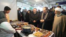  استاندار آذربایجان‌غربی از نمایشگاه شب یلدا در ارومیه بازدید کرد  