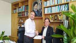 تقدیر از همکار ناشنوا به مناسبت روز جهانی ناشنوایان