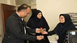 تجلیل رئیس جهاد کشاورزی آذربایجان‌غربی از دختران شاغل در سازمان به مناسبت روز دختر؛ ادای احترام به دختران شهیده دبستان میناب