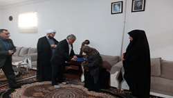 دیدار رئیس سازمان جهادکشاورزی آذربایجان غربی با خانواده جهادگر شهید علیرضا علیزاده لک در ارومیه