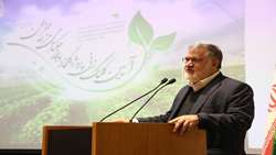 بزرگترین گلخانه هیدروپونیک آذربایجان‌غربی در خوی کلنگ‌زنی شد/ تغییر الگوی کشت اقدامی موثر برای صرفه‌جویی در مصرف آب است