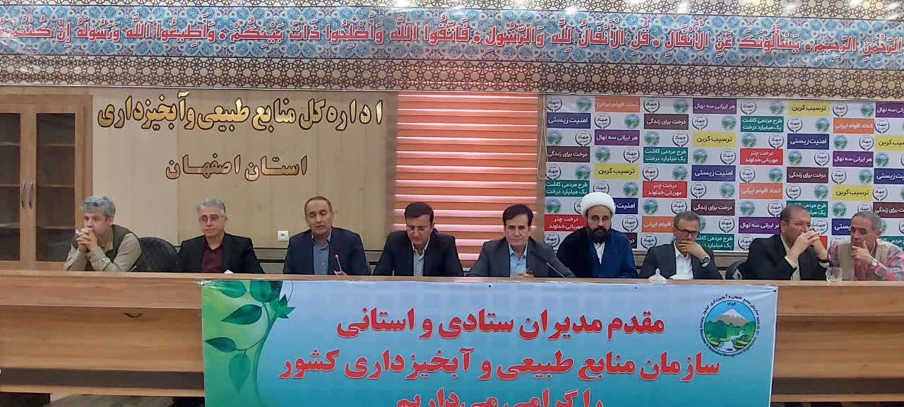مراتع با مشارکت دامداران و عشایر حفظ می‌شود/ تراکم پایین ۵۰ میلیون هکتار از مراتع کشور